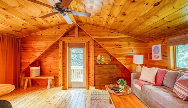 Berkshires Log Cabin by Evergreen Home