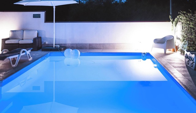 BERLINO - Bright 2 bedroom apartment in villa with pool and barbecue, 1km from the sea