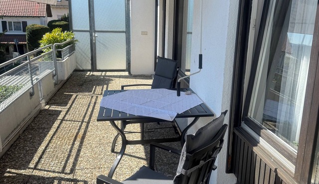 Bernies Waldshut - Sunny apartment - close to the city with balcony and underground parking