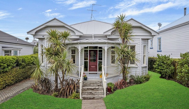Bespoke Stays - Charming Villa in Devonport