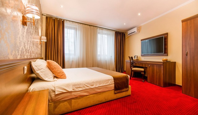 Best accomodation at 800m to Bucharest Old Town