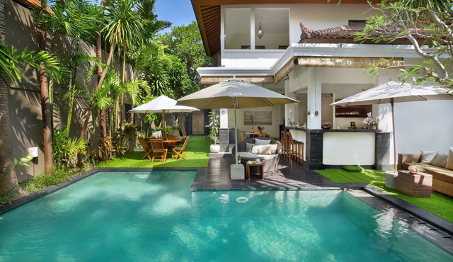 BEST DEAL! 4 BED/4 BATH POOL VILLA BEST LOCATION!