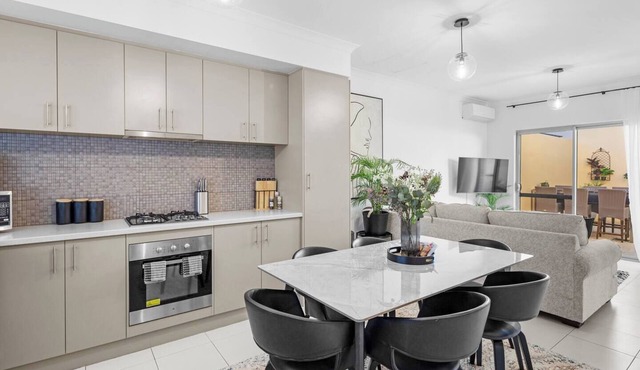 Best Location Armadale Sleeps 6