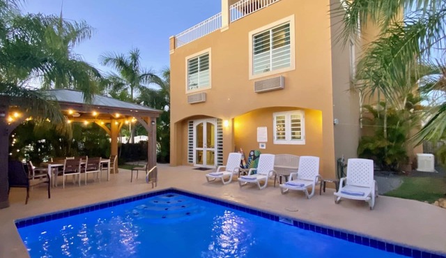 Best Location! Home Steps to Beach & Restaurants! Private Pool, WiFi, Ocean View