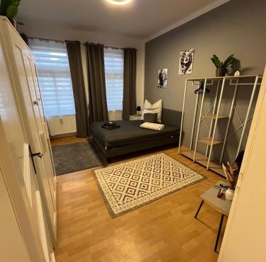 Best Preis Stadtperle 1- Stadtzentrum Wittenberge Modernes Ambiente max 3 Personen Einzelzimmer voll ausgestattet mit MagentaTV, WLAN, Waschmaschine