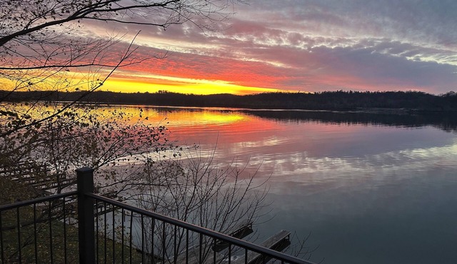 Best River View in Prospect! Newly Updated! Private dock, 2 car garage, EV chgr