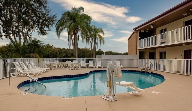 Best Value, Quality Stay! Pet-friendly, Free Parking, Outdoor Pool!