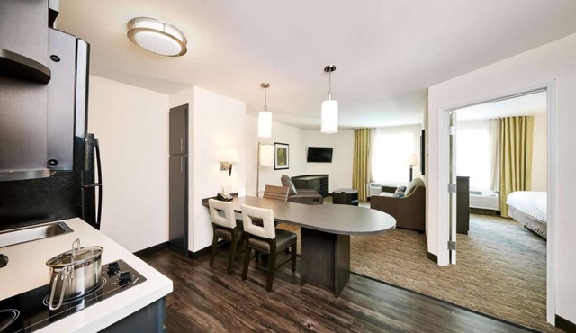 Best Value, Quality Stay! 3 Spacious Units, Near Addison Airport, Pet-Friendly