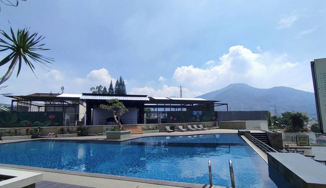 Best View Studio At Apartment Skyland City Jatinangor