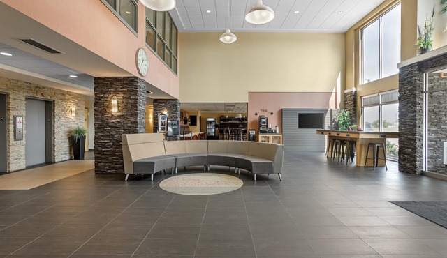 Best Western Plus Airport Inn & Suites