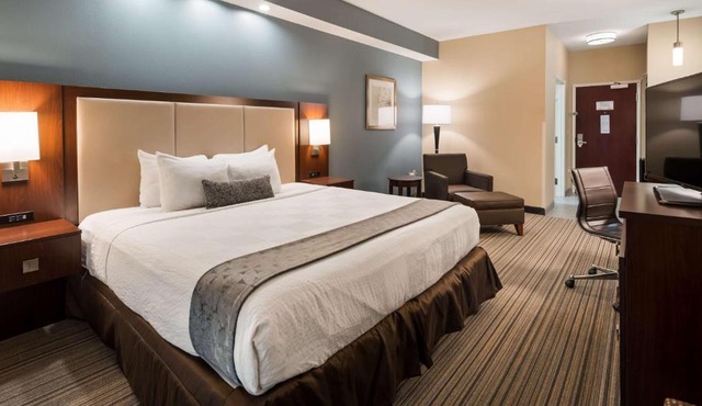 Best Western Plus Boardman Inn & Suites