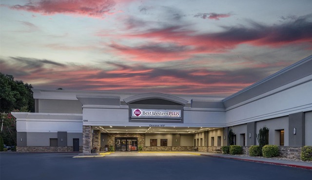 Best Western Plus Clemson Hotel & Conference Center
