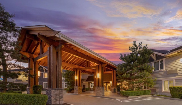 Best Western Plus Country Meadows Inn