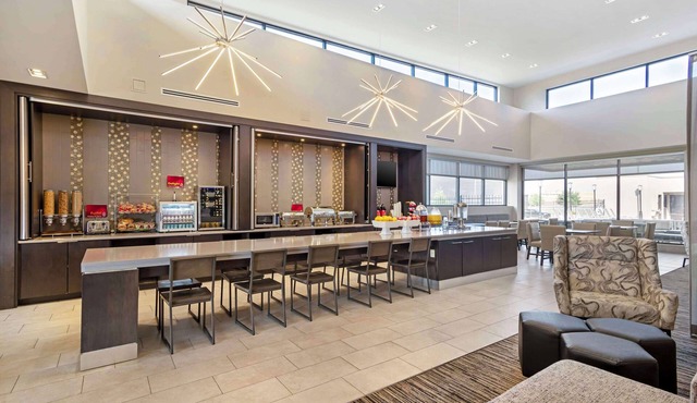 Best Western Plus Executive Residency Rigby's Water World Hotel