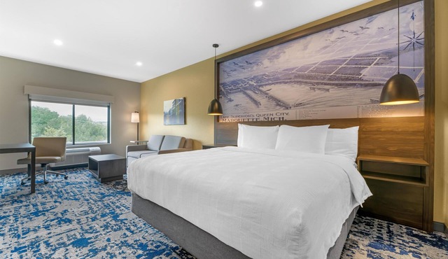 Best Western Plus Marquette Hotel & Suites