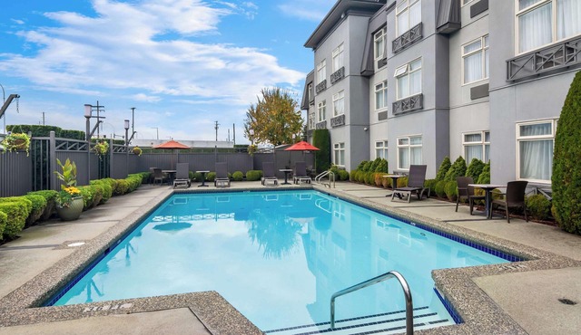 Best Western Plus Pitt Meadows Inn & Suites