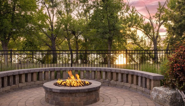 Best Western Plus Riverfront Hotel & Suites
