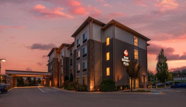 Best Western PLUS University Park Inn & Suites