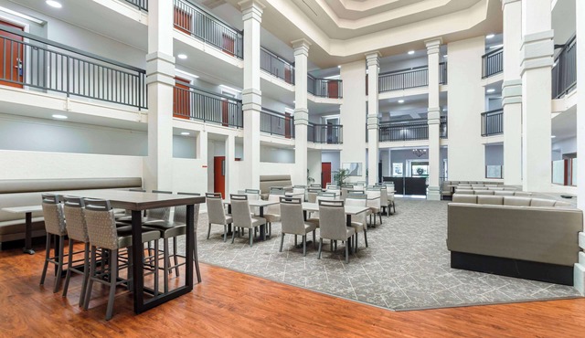 Best Western Plus Villa Del Lago Inn Patterson