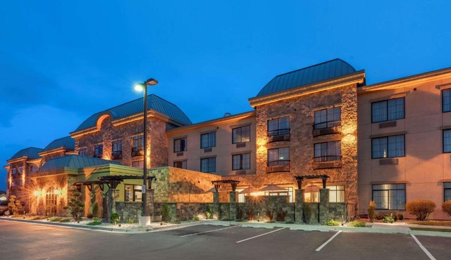 Best Western Premier Pasco Inn and Suites
