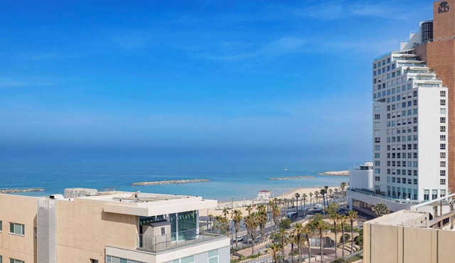 Best Western Regency Suites