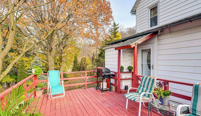Bethlehem Home w/Patio & Amazing Sunset Views!
