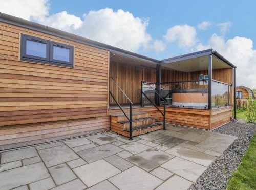 Betsi Lodge 1