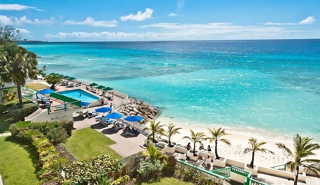 Better Choice for your Vacation! Balcony, Oceanfront, Outdoor Pool, Free Parking