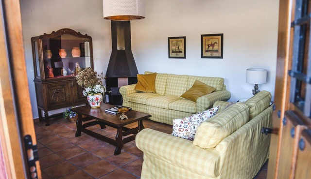 Between oaks and open skies: rural house for 10 people 25 km from Zamora