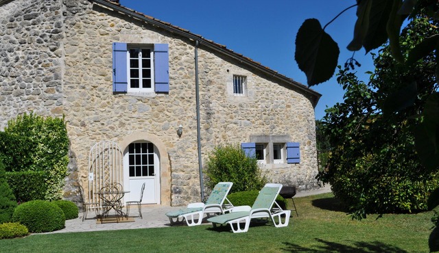 BETWEEN PROVENCE AND ARDECHE MAS CHAZEL GUEST HOUSE NEAR UZES, NÎMES