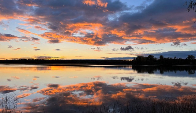 Between Two Lakes Spacious Clark Lake Cottage - 5 Bedrooms & Private Dock