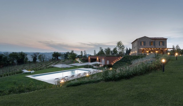 Between vineyards and horizons: Discover our exclusive Relais in the hills of Cesena