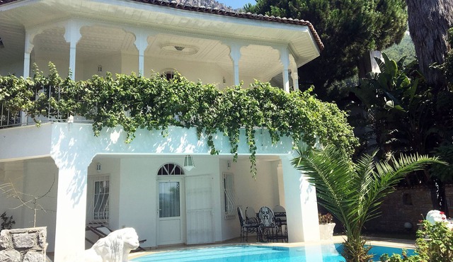 Beyaz Ev Akyaka - Private Pool near Azmak River
