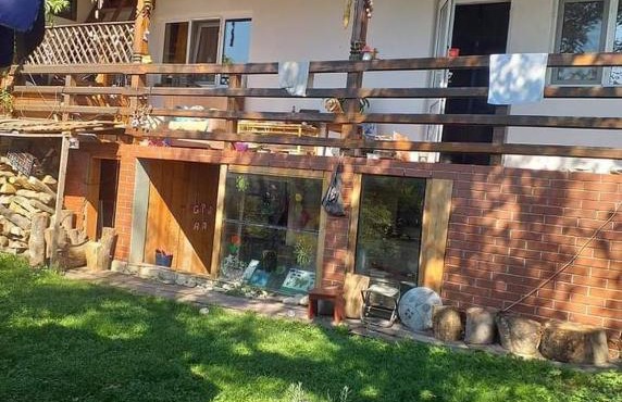 Bezdead house hub