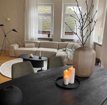 BG Living & Hosting - Exklusive Jugendstilwohnung an der Mosel in Ürzig - 2 Schlafzimmer, bis 4 Personen, Fahrradkeller, Waschmaschine & Trockner