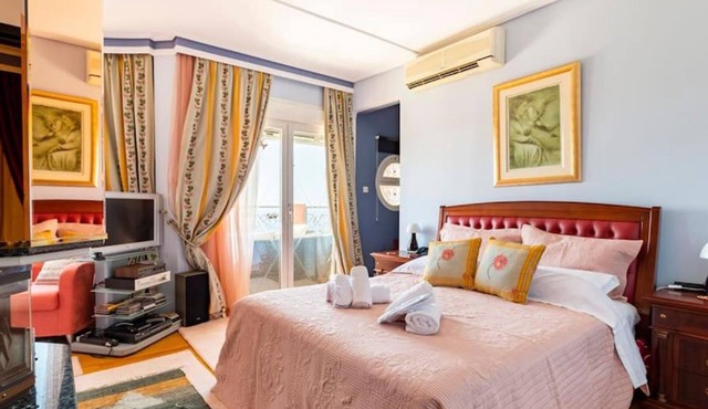 BH215 - B - Villa Evia