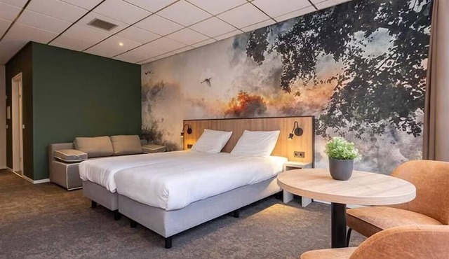 Bicycle-Friendly Stay with Breakfast, Free Parking, Near Speelgoedmuseum Roden