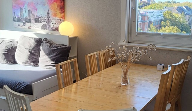Big 5 Room City Apartment+Metro,Clean+free Wifi