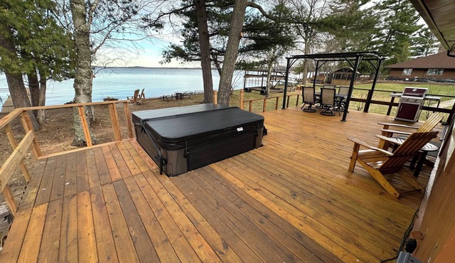 Big Bay peace and privacy, wake up to the sunrise just yards from the water