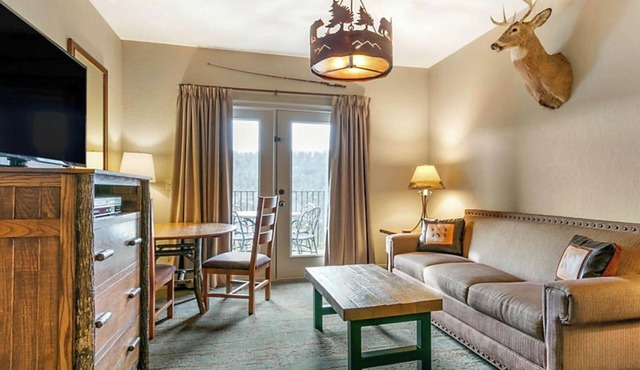 Big Cedar Wilderness Club 2-bedroom resort in fabulous Ridgedale with fitness