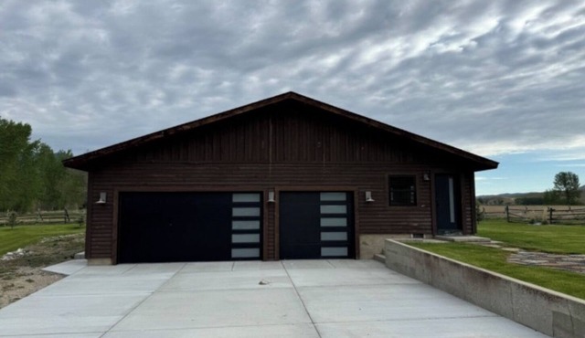 Big Hole River Bungalow - Suite 1 - Divide, MT