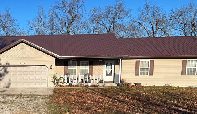 Big Home right off I44 near Fort Leonard Wood