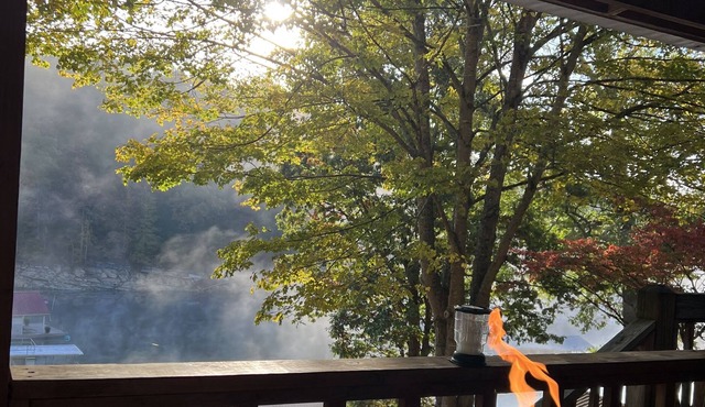 Big Private Dock! 3 BRM, 2 Bath house 64 steps from the water, WIFI.