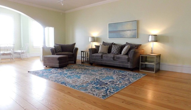 Big River Loft - HUGE studio apartment in Alma