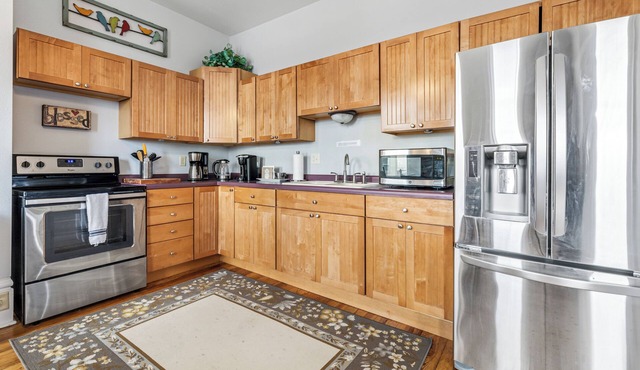 Big River Suite - Spacious 2-level suite in Alma