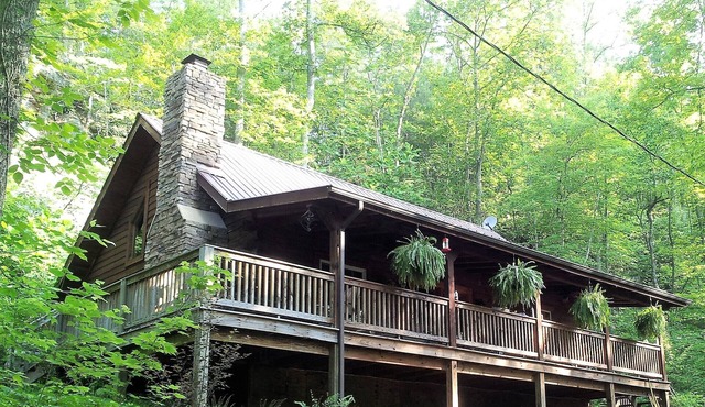 BIG ROCK LOG CABIN , Beside Natural Bridge/Red River Gorge