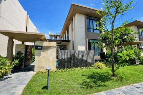 Big Star Villas