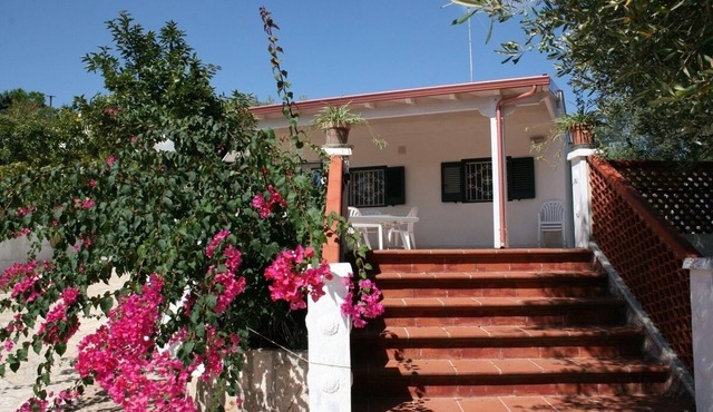 Big terrace, wood oven & barbecue -7 km from the sea - pure nature - free WiFi