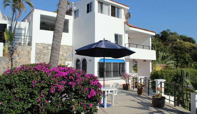 Big view, Casa Vista, Santiago is 250 ft above Santiago Bay with amazing 180 degree views, 3 palapa's, pool and beaches within sight