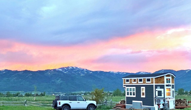 Big View Tiny House, a luxury tiny house experience!